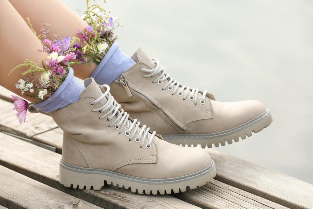 womens leather lace up boots
