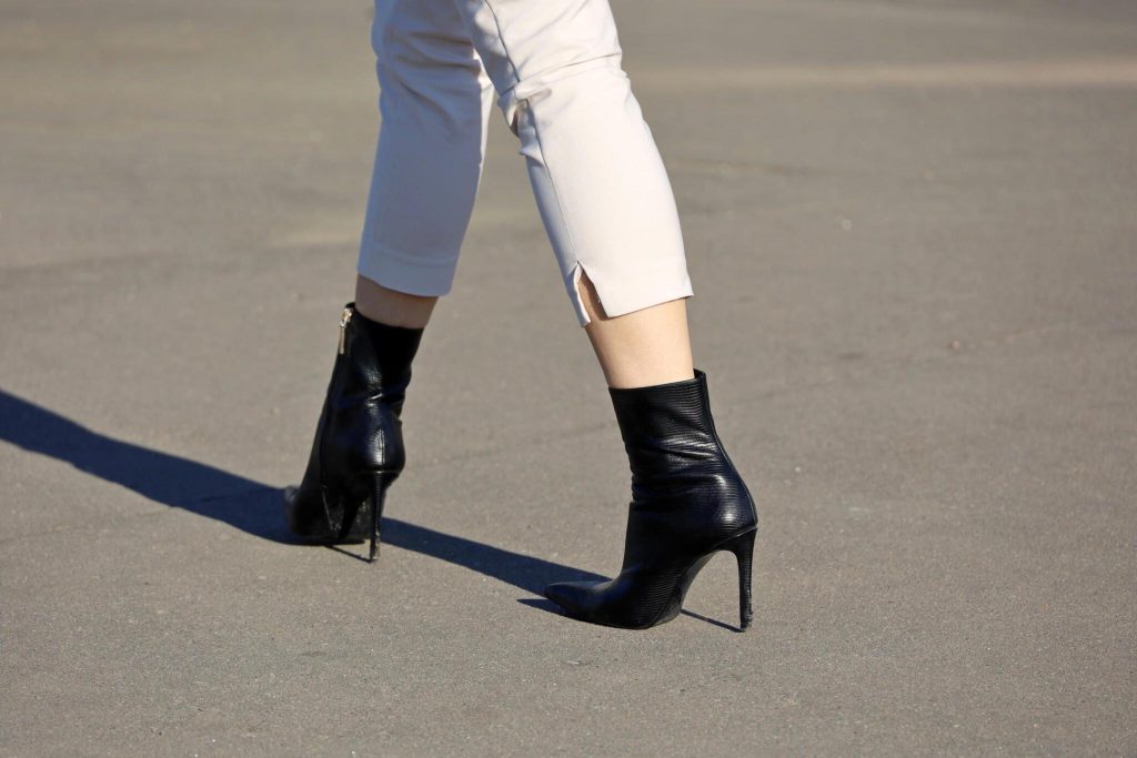 shoes to wear with white pants